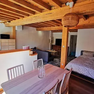 Cosy Wood Montbrison