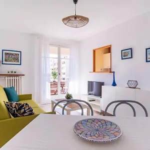 Flat With Loggia At 10min From The Appartement